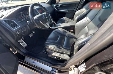 Внедорожник / Кроссовер Volvo XC60 2017 в 