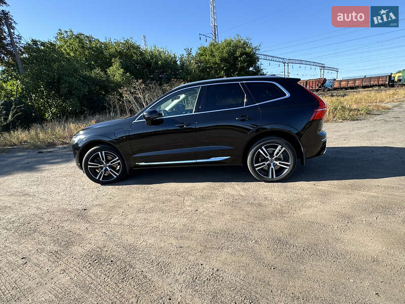 Внедорожник / Кроссовер Volvo XC60 2021 в Подольске