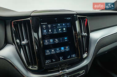 Внедорожник / Кроссовер Volvo XC60 2019 в 