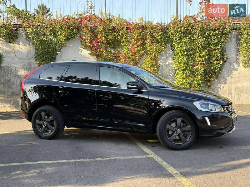 Внедорожник / Кроссовер Volvo XC60 2015 в Ровно