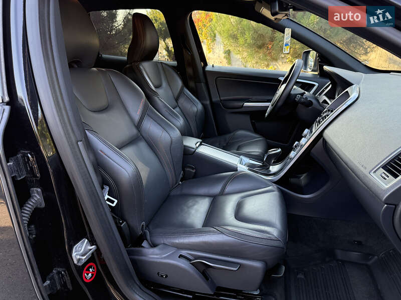 Внедорожник / Кроссовер Volvo XC60 2015 в Ровно