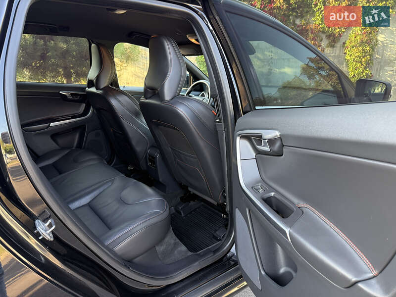 Внедорожник / Кроссовер Volvo XC60 2015 в Ровно