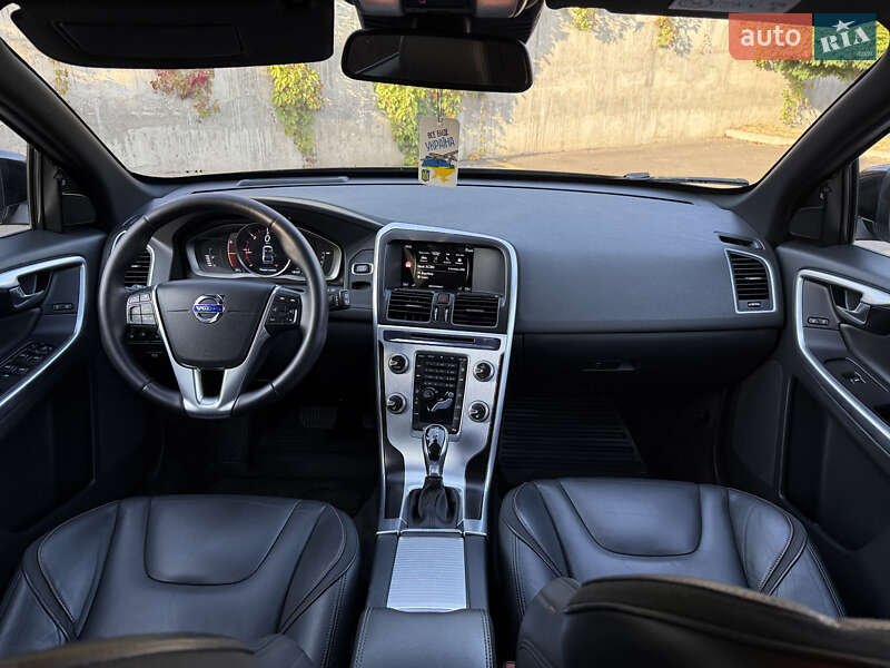 Внедорожник / Кроссовер Volvo XC60 2015 в Ровно