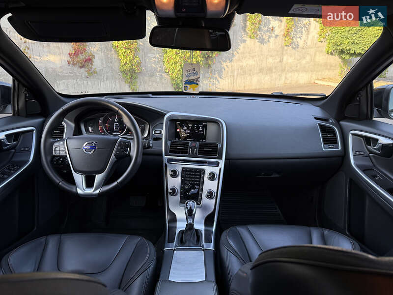 Внедорожник / Кроссовер Volvo XC60 2015 в Ровно