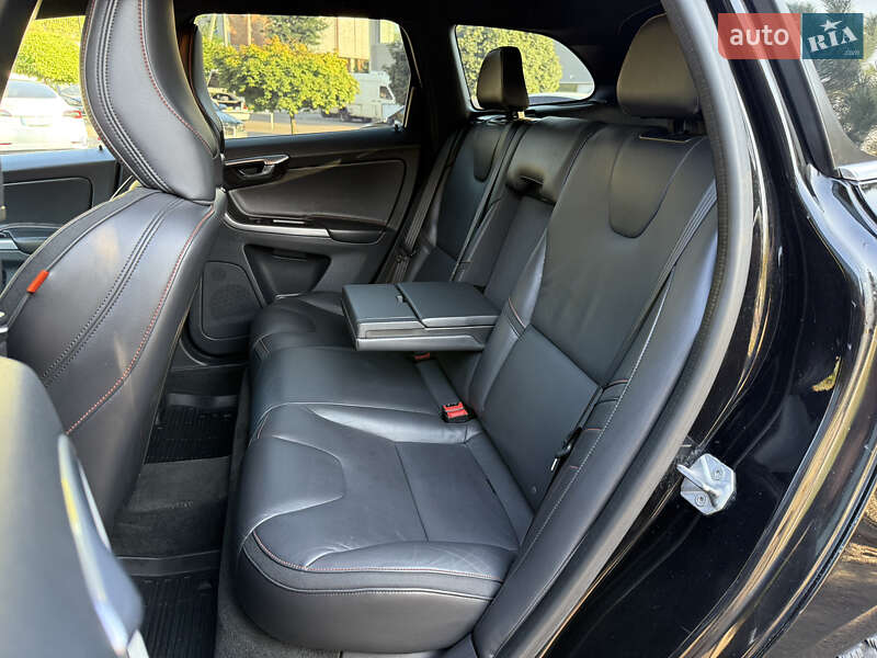 Внедорожник / Кроссовер Volvo XC60 2015 в Ровно