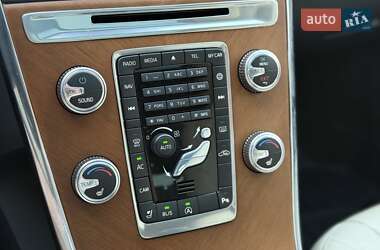 Позашляховик / Кросовер Volvo XC60 2016 в 