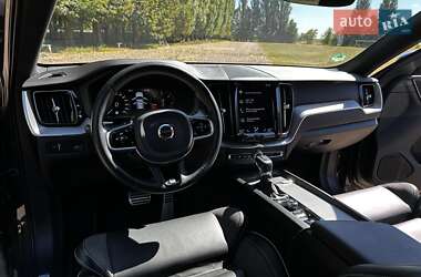 Внедорожник / Кроссовер Volvo XC60 2020 в 