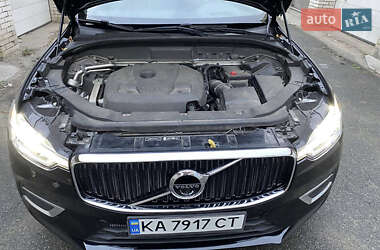 Внедорожник / Кроссовер Volvo XC60 2018 в 