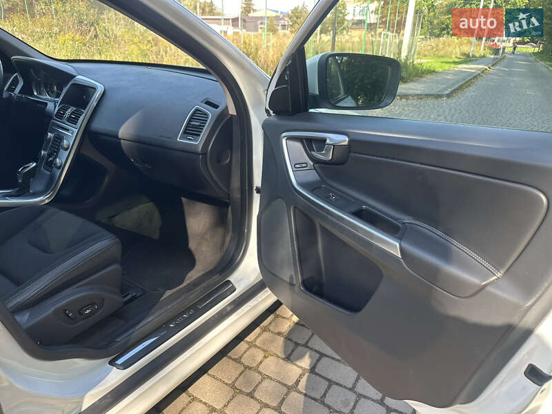 Позашляховик / Кросовер Volvo XC60 2017 в Львові