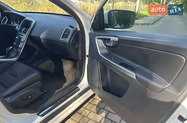 Внедорожник / Кроссовер Volvo XC60 2017 в 