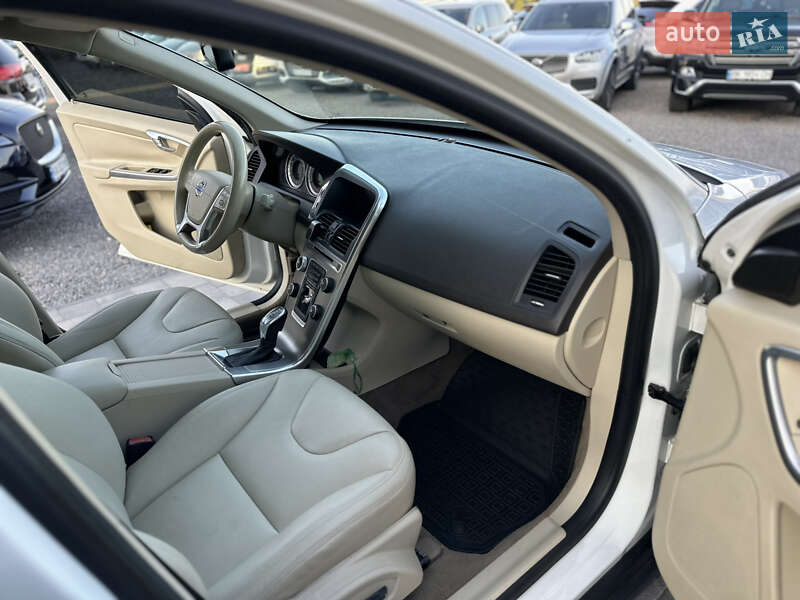 Внедорожник / Кроссовер Volvo XC60 2012 в Ровно