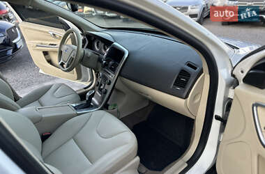 Внедорожник / Кроссовер Volvo XC60 2012 в 