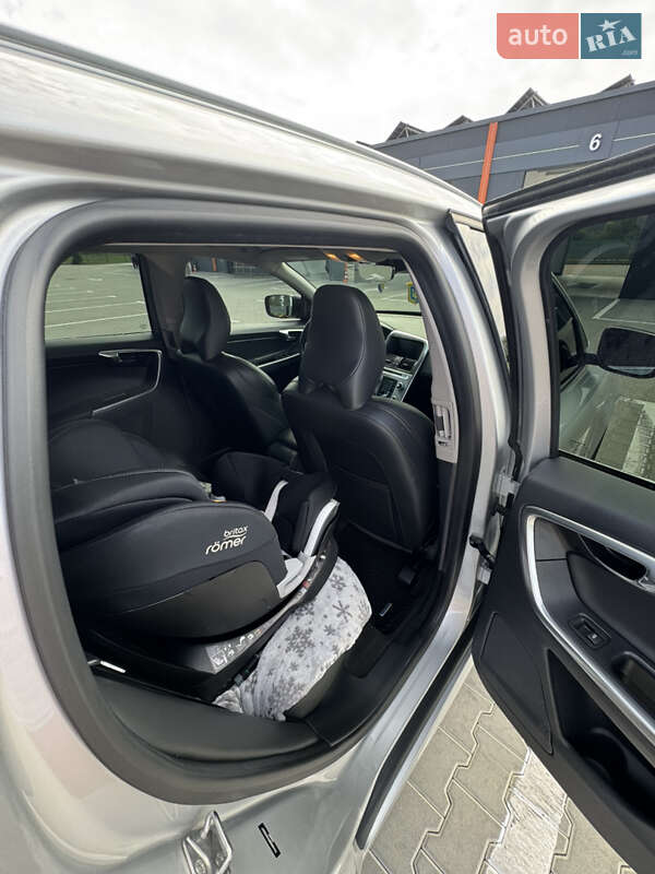 Внедорожник / Кроссовер Volvo XC60 2017 в Виннице