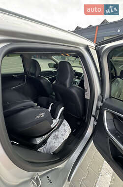 Внедорожник / Кроссовер Volvo XC60 2017 в 