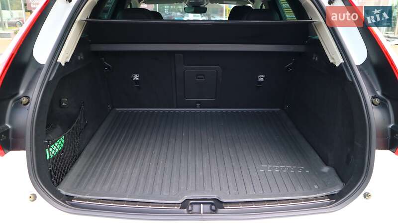 Внедорожник / Кроссовер Volvo XC60 2022 в Киеве