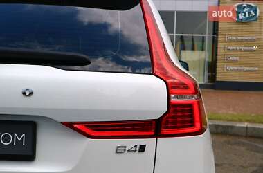 Внедорожник / Кроссовер Volvo XC60 2022 в 