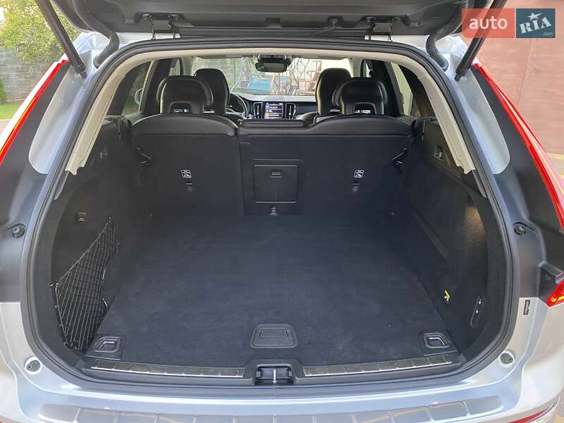 Внедорожник / Кроссовер Volvo XC60 2019 в Ровно