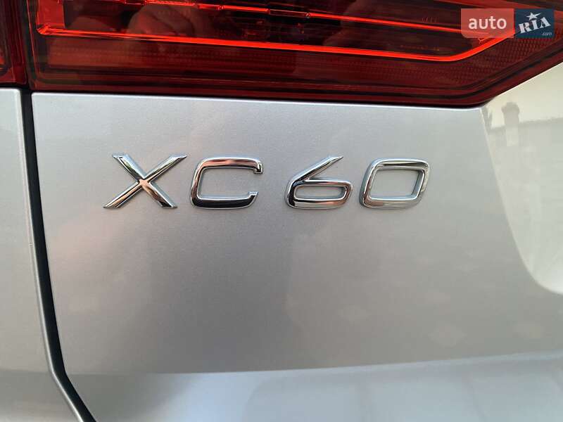 Внедорожник / Кроссовер Volvo XC60 2019 в Ровно