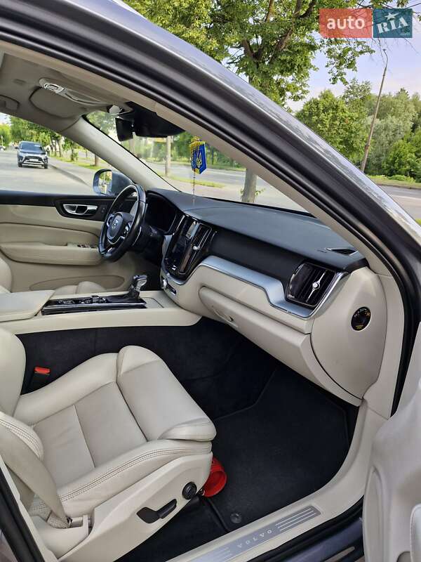Внедорожник / Кроссовер Volvo XC60 2017 в Хмельницком