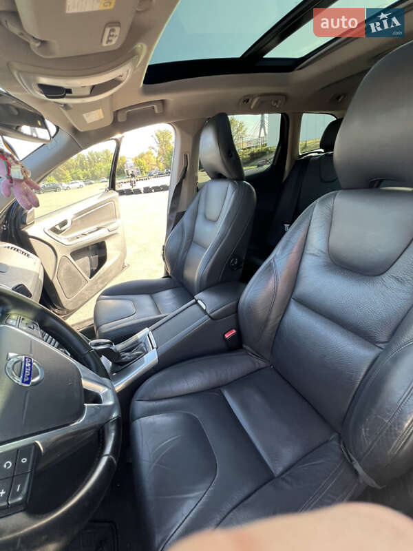 Позашляховик / Кросовер Volvo XC60 2013 в Києві