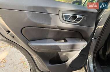 Внедорожник / Кроссовер Volvo XC60 2019 в 