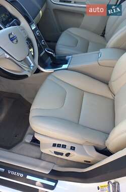 Внедорожник / Кроссовер Volvo XC60 2014 в 