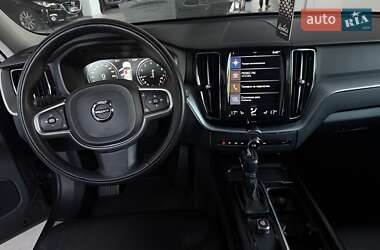 Внедорожник / Кроссовер Volvo XC60 2018 в 