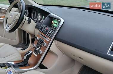 Внедорожник / Кроссовер Volvo XC60 2016 в 