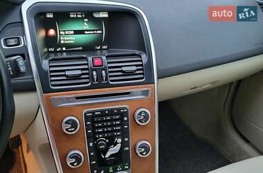 Внедорожник / Кроссовер Volvo XC60 2016 в 