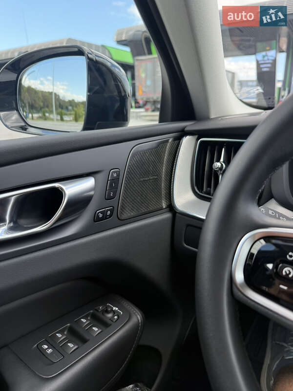 Внедорожник / Кроссовер Volvo XC60 2023 в Виннице