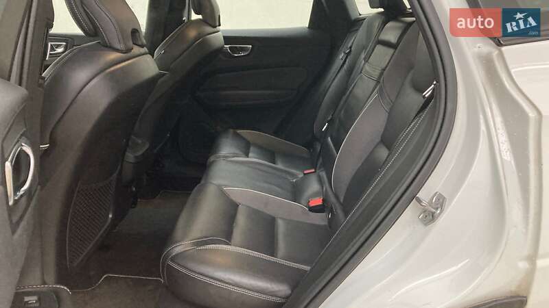 Внедорожник / Кроссовер Volvo XC60 2019 в Черновцах