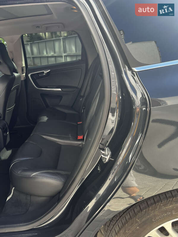 Внедорожник / Кроссовер Volvo XC60 2014 в Ивано-Франковске фото 13 Внедорожник / Кроссовер Volvo XC60 2014 в Ивано-Франковске