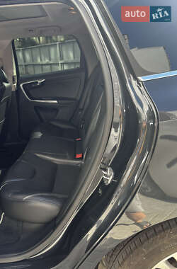 Внедорожник / Кроссовер Volvo XC60 2014 в 