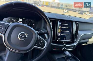 Внедорожник / Кроссовер Volvo XC60 2019 в 