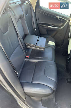 Внедорожник / Кроссовер Volvo XC60 2012 в 