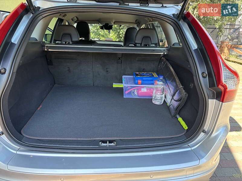 Внедорожник / Кроссовер Volvo XC60 2016 в Киеве