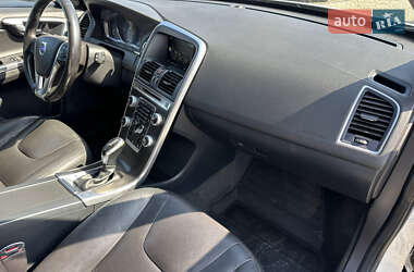 Внедорожник / Кроссовер Volvo XC60 2015 в 