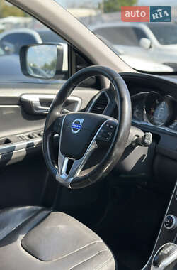 Внедорожник / Кроссовер Volvo XC60 2015 в 