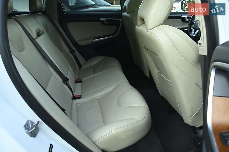 Внедорожник / Кроссовер Volvo XC60 2017 в Бердичеве