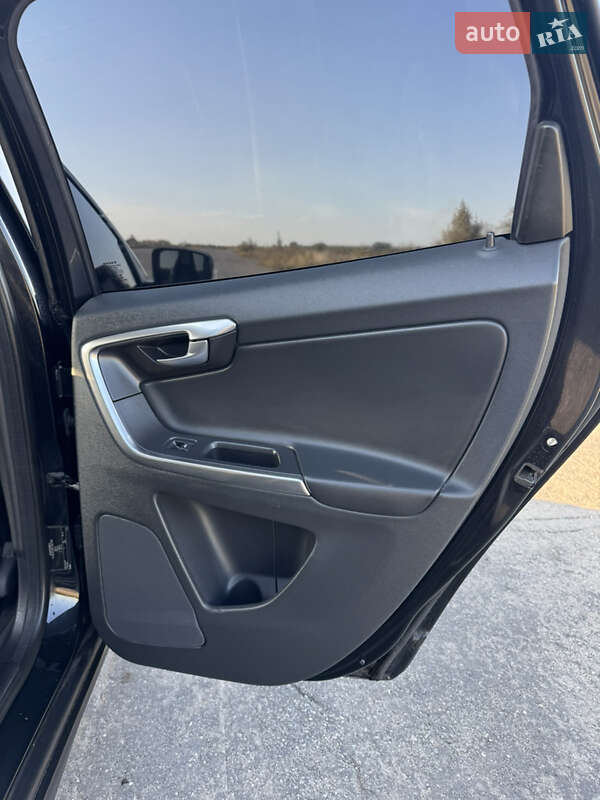 Внедорожник / Кроссовер Volvo XC60 2012 в Баре