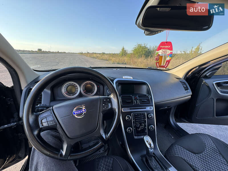 Внедорожник / Кроссовер Volvo XC60 2012 в Баре