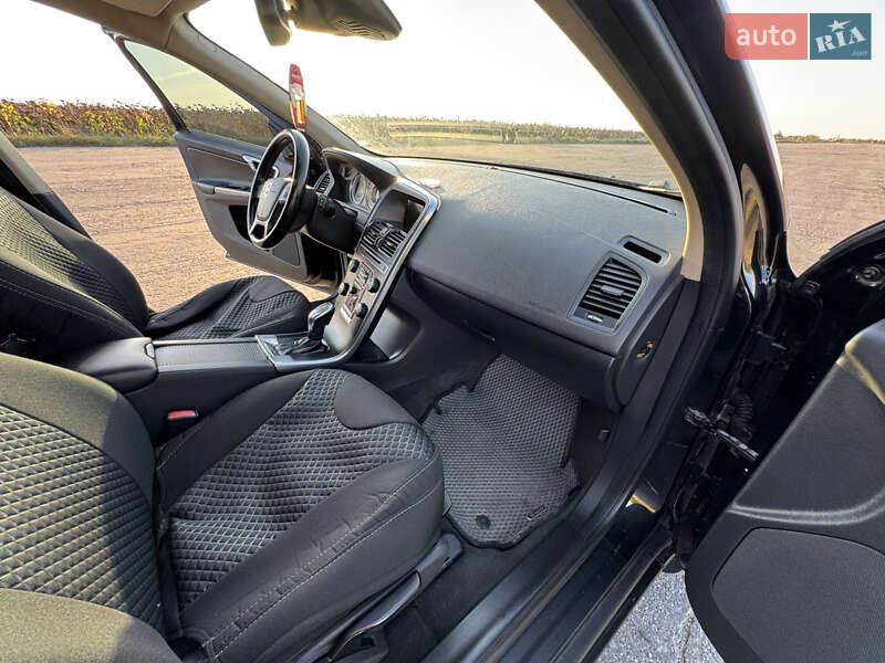 Внедорожник / Кроссовер Volvo XC60 2012 в Баре