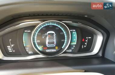 Внедорожник / Кроссовер Volvo XC60 2015 в 