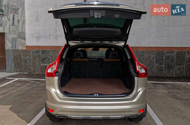 Внедорожник / Кроссовер Volvo XC60 2017 в 