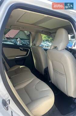 Внедорожник / Кроссовер Volvo XC60 2015 в 