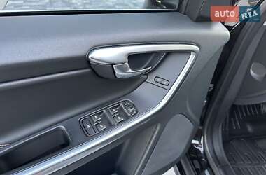 Внедорожник / Кроссовер Volvo XC60 2016 в 