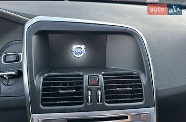 Внедорожник / Кроссовер Volvo XC60 2016 в 