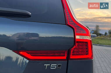 Внедорожник / Кроссовер Volvo XC60 2020 в 