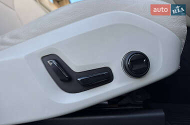 Внедорожник / Кроссовер Volvo XC60 2020 в 