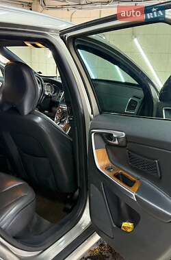Внедорожник / Кроссовер Volvo XC60 2016 в 